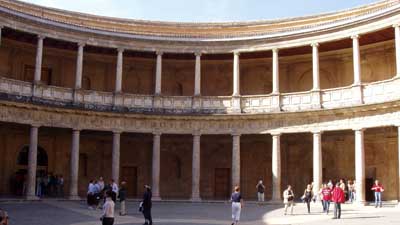 Interior del Palacio de Carlos V