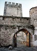 entrada y torre central del castillo