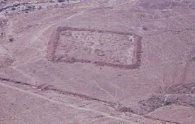 Restos del campamento E y de la muralla de circunvalacin de Masada.