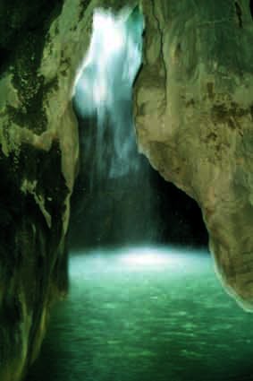 CUEVA DEL AGUA