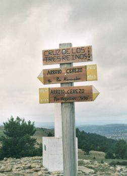 cruz de los tres reinos