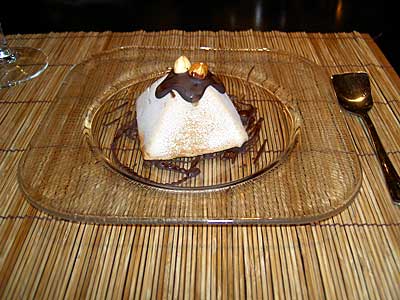 Mousse de pralin� con gengibre y mango