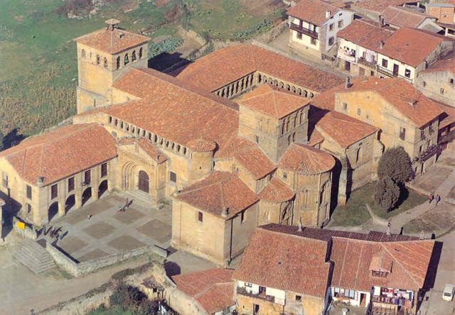 la Colegiata desde el aire